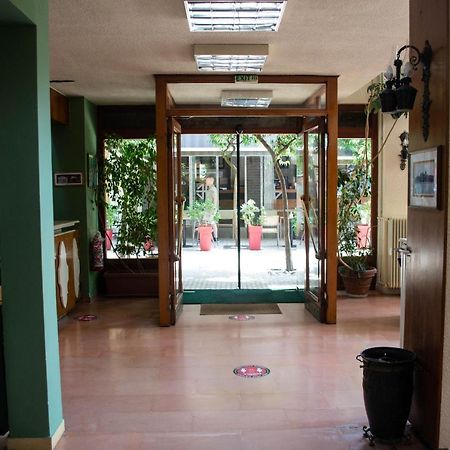 Egnatia Hotel Ioannina Bagian luar foto